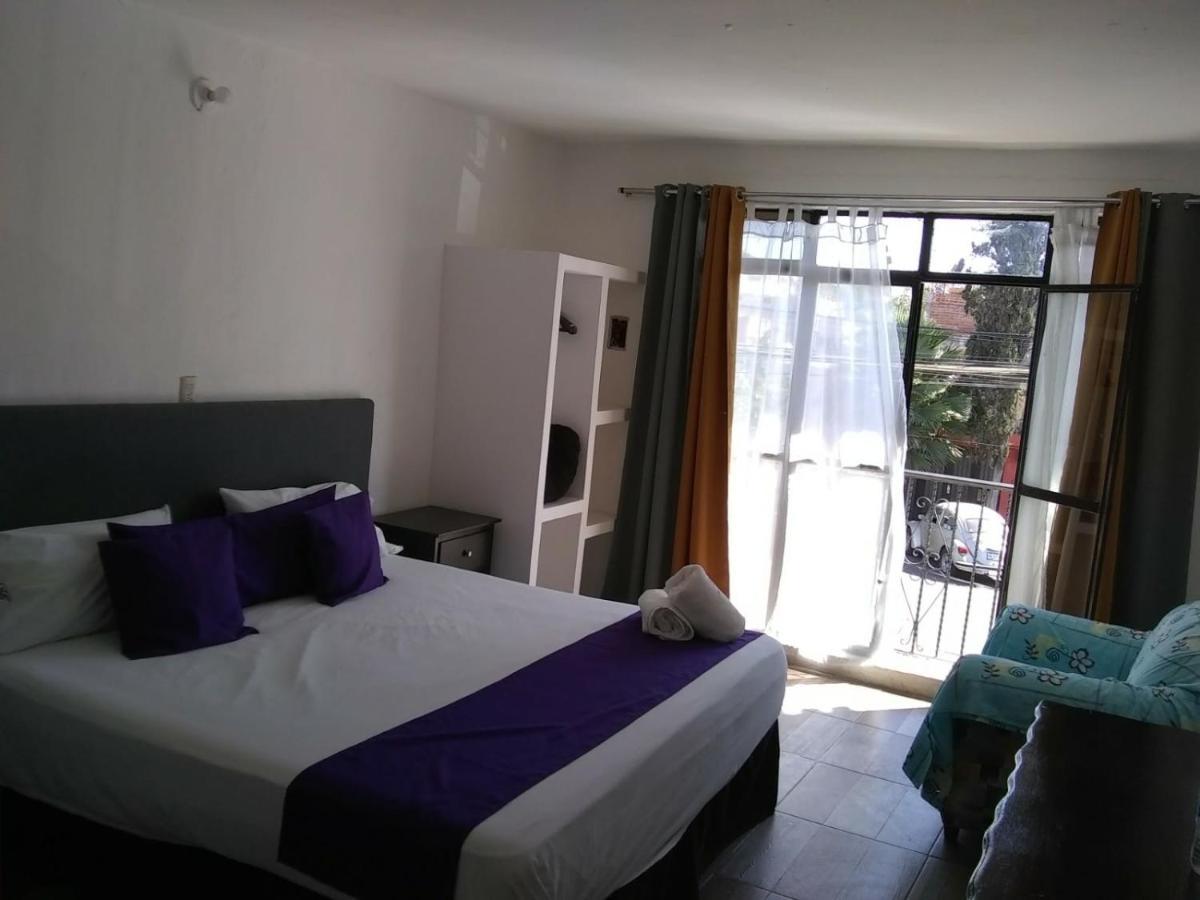 Hotel Posada Laura ซาน ฮวน เดล ริโอ ภายนอก รูปภาพ